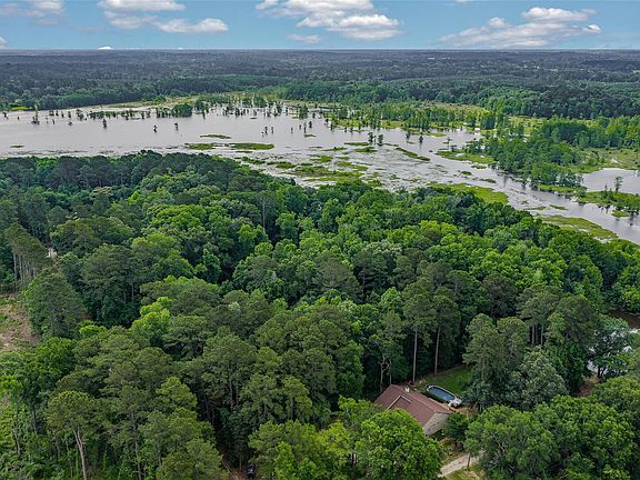 3rd image of 995 Beaver Run