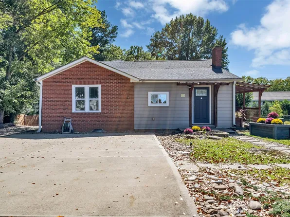 1111 E Park Dr, Gastonia, NC 28054
