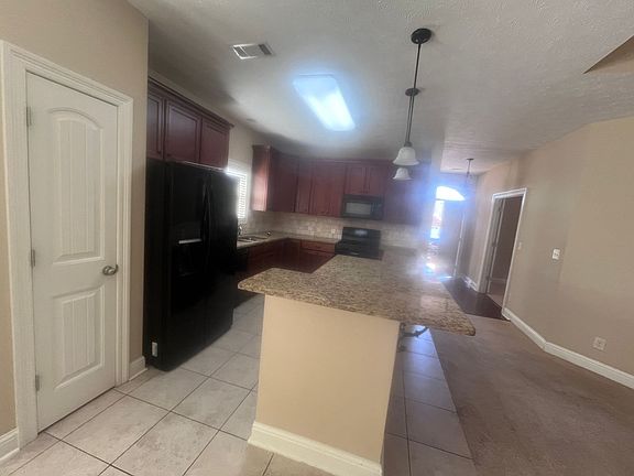 4th image of 708 Briarcliff Pl