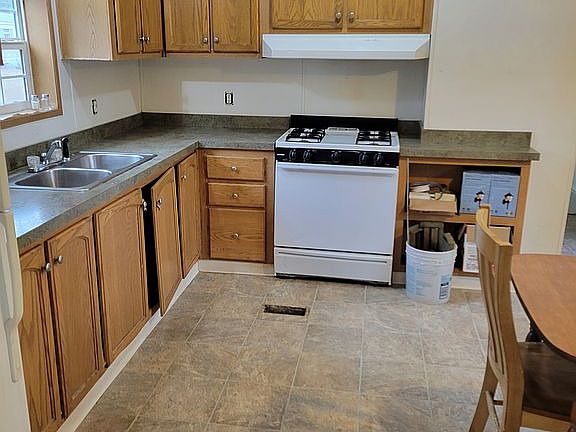 3rd image of 91 Gregwood Cir