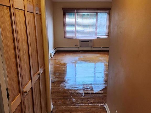2nd image of 602 Mulford St APT 3C