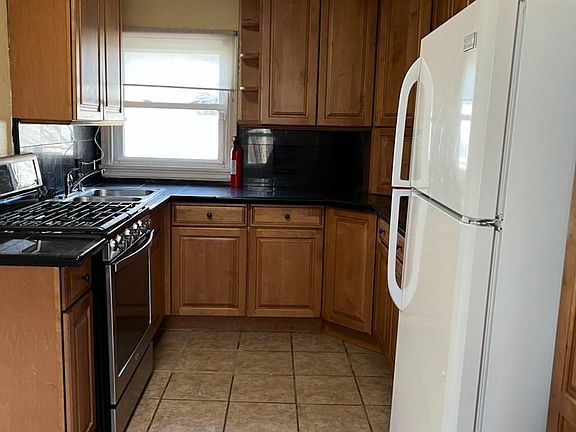 4th image of 4443 41st Ave S
