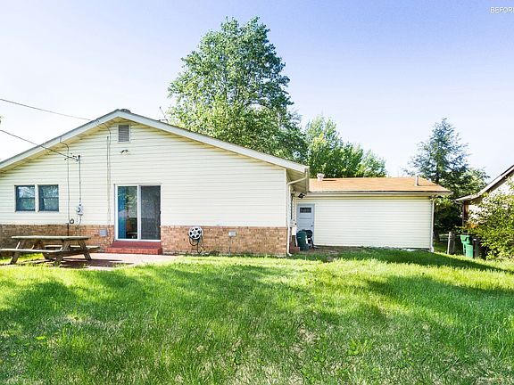 2nd image of 2580 Cambridge Dr