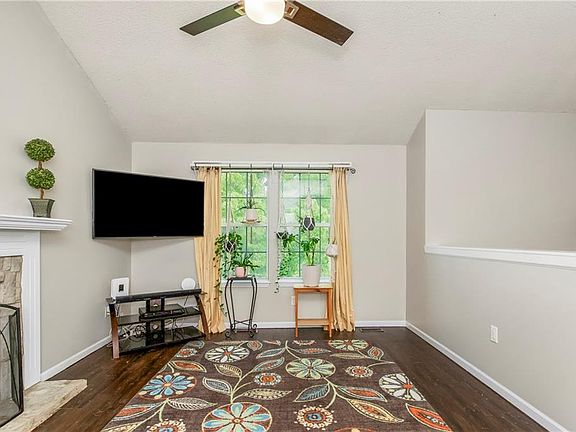 5th image of 700 S Deerfield Dr