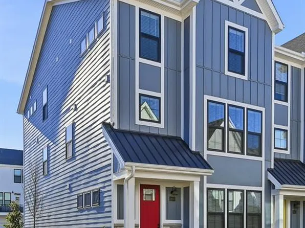 16503 Honey Locust Dr, Chesterfield, MO 63017