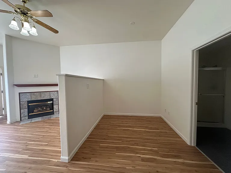 300 Main St #207 — Photo 7