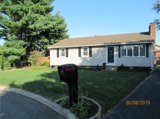 2 Greening Ln, Warwick, RI 02889