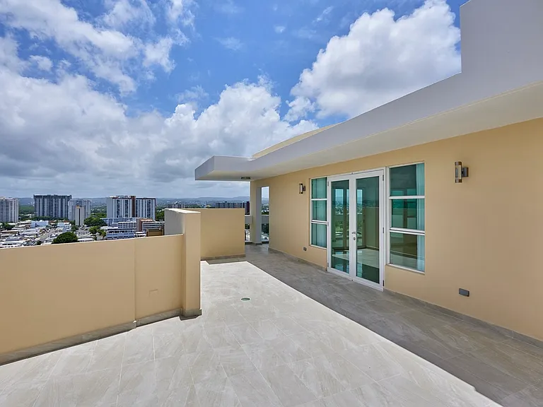 405 Juan B Rodriguez Mirador Del Parque #1702 — Photo 12