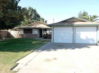 165 S Adams Rd, Tipton, CA 93272