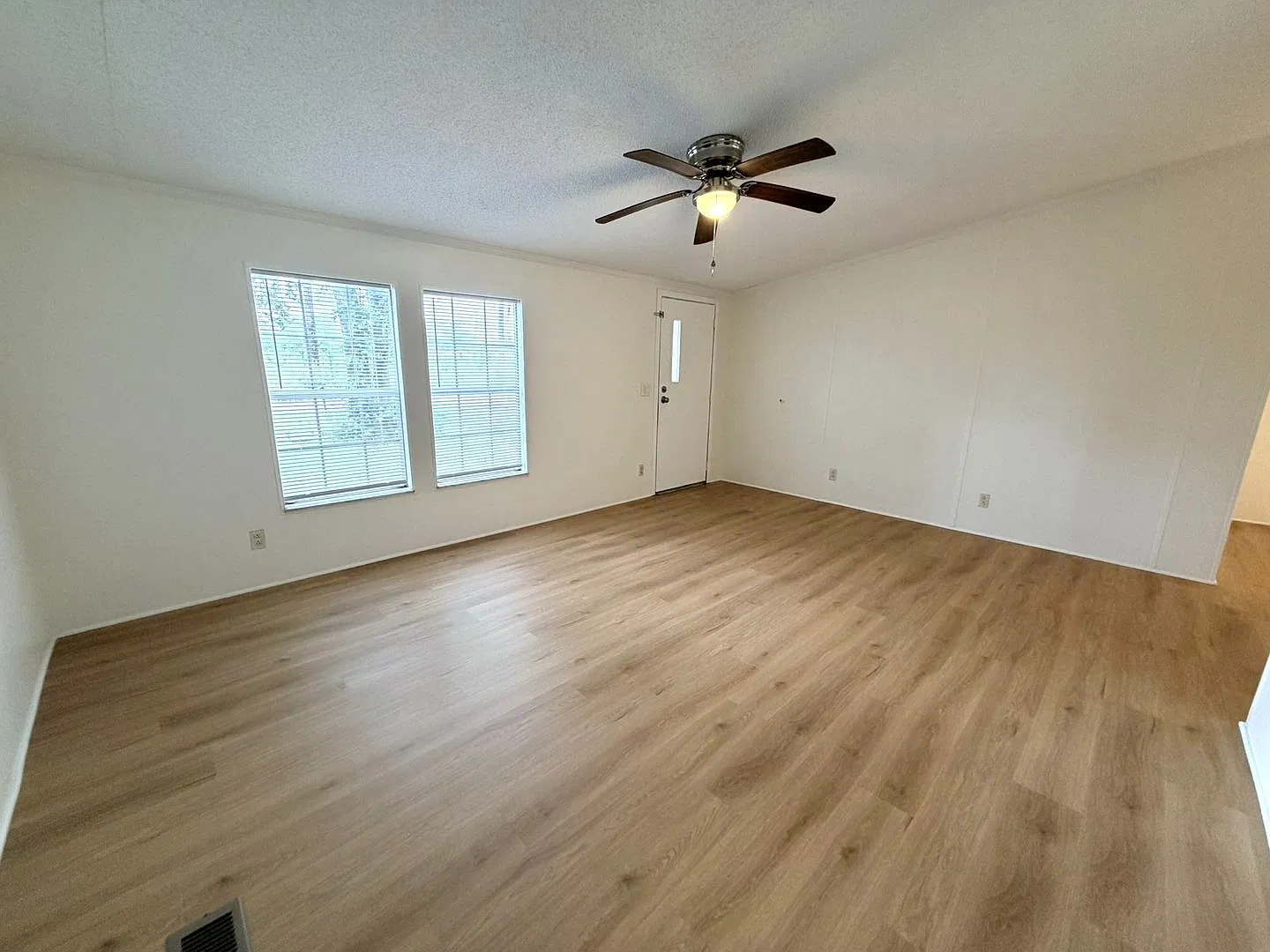4BR/2BA Baldwin Home On Large Lot — Photo 3