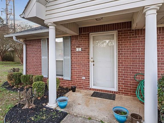 2nd image of 5 Valleyview Cir