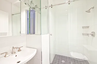 Rented by R New York