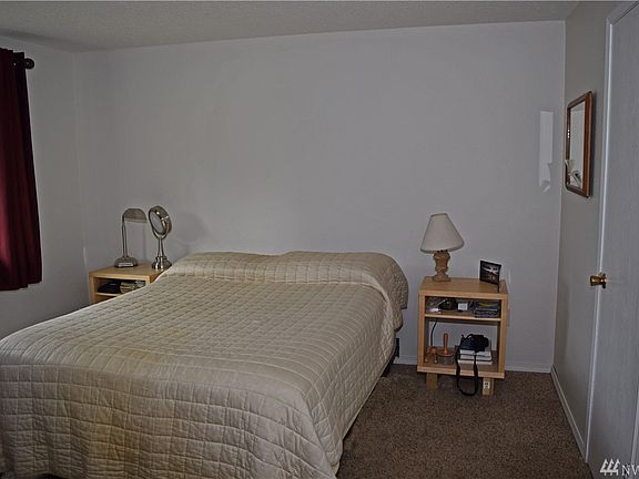 5th image of 15202 16th Ave E