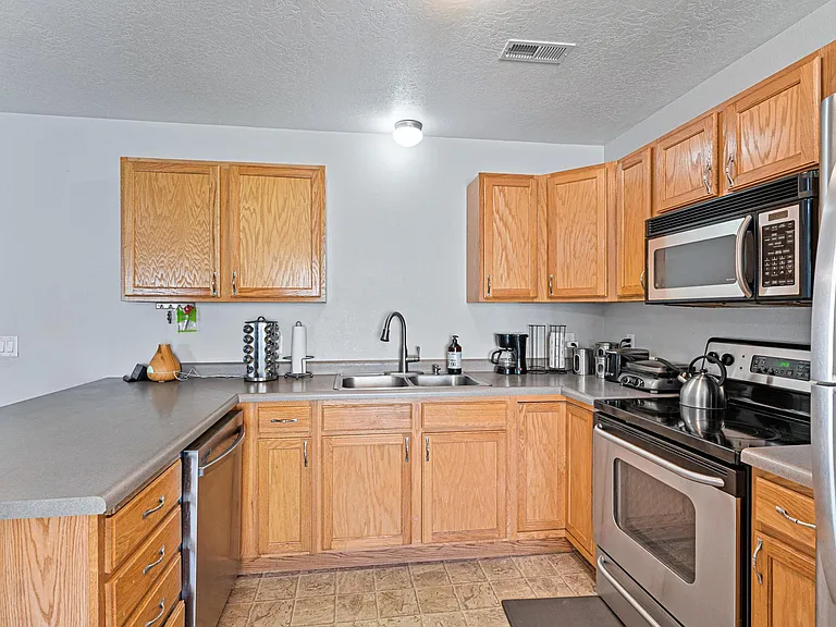 1264 W Bridlewood Loop — Photo 3