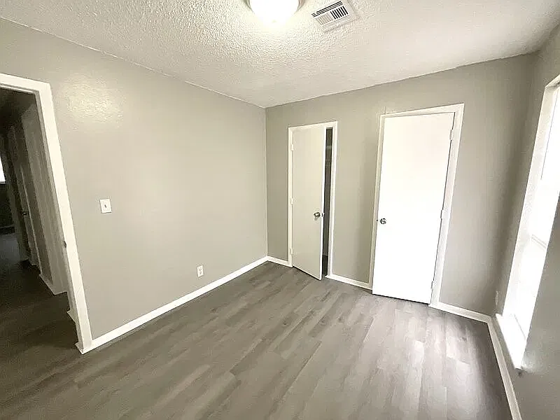 2 bed, 1.5 bath, 1100 sqft, $1,250 — Photo 4