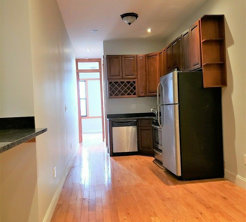 1st image of 241 Montrose Ave #2B