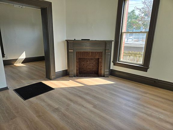 2nd image of 206 Pleasant St
