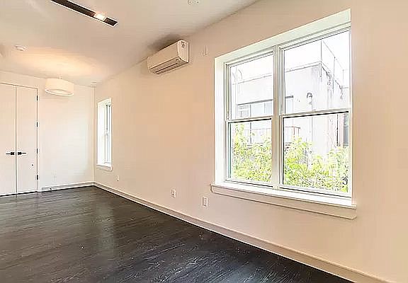 4th image of 224 Winthrop St #4B