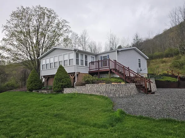 30 Muck Rd, Wellsboro, PA 16901