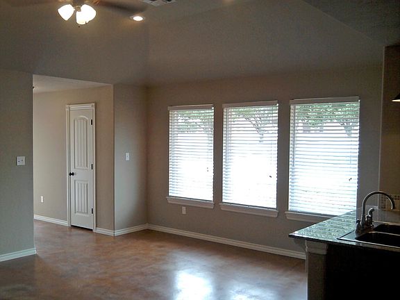 GREAT ROOM/ VAULTED CEILING