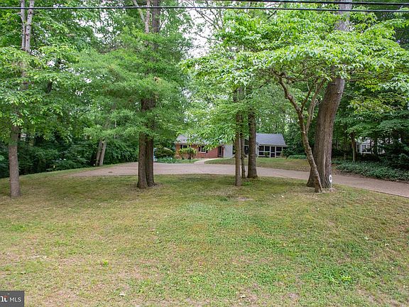 4th image of 117 Lake Shore Dr