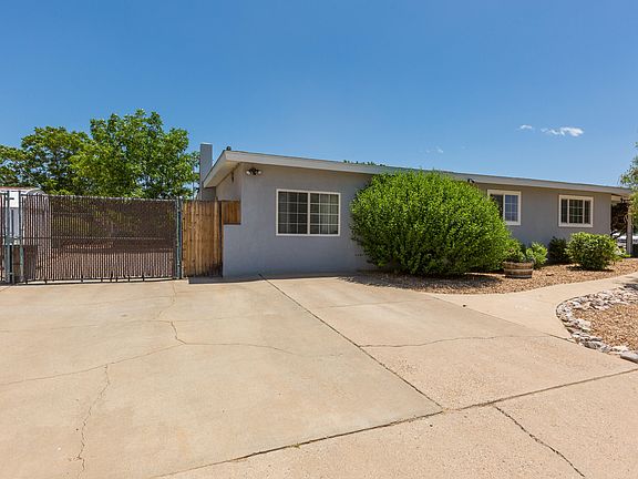 2nd image of 5801 Arvilla Ave NE