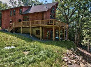 5 Summit Cir, Lakeville, PA 18438