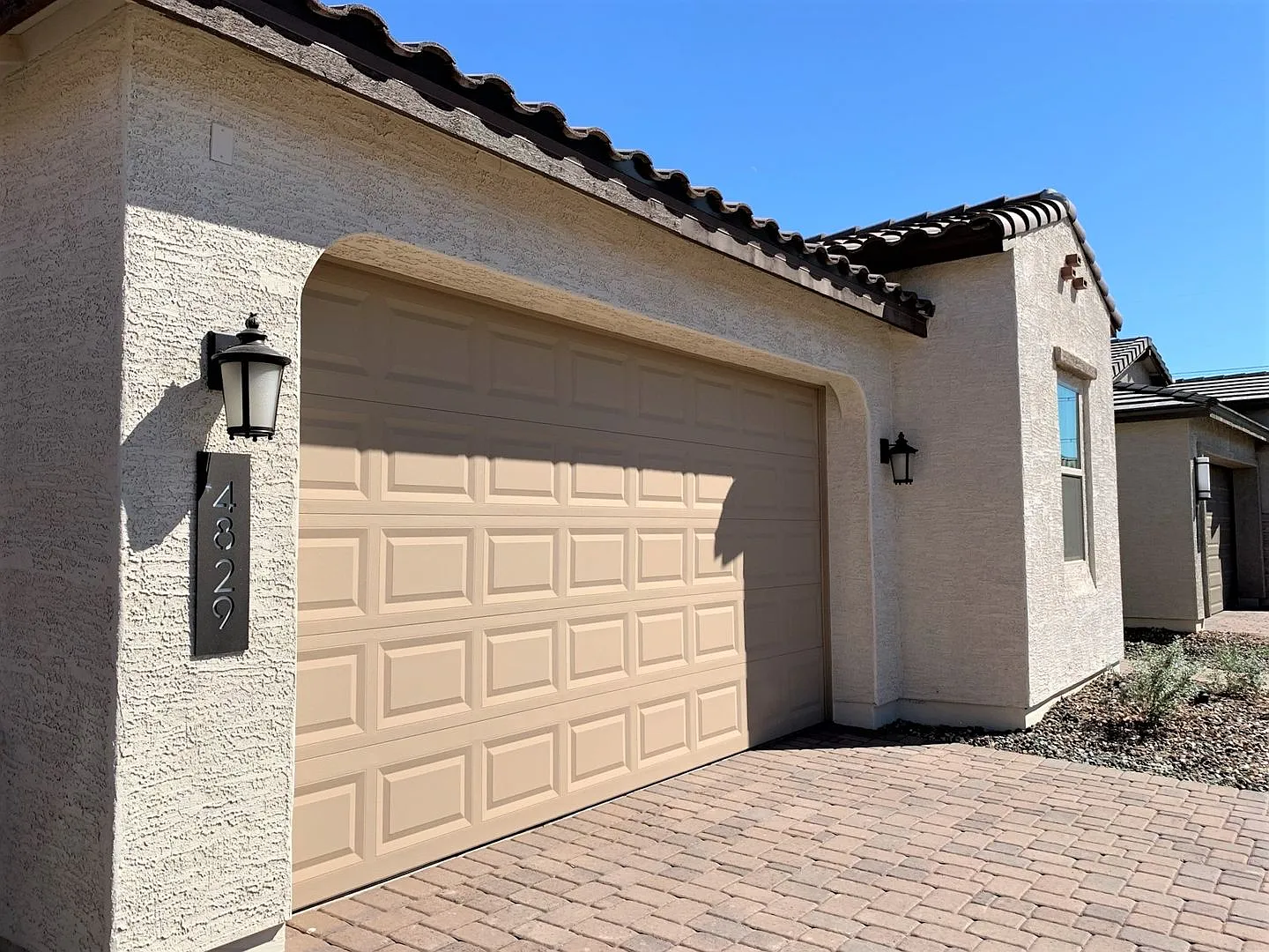 Just built 4bd 3ba Home at Desirable Alamar Community in Avondale! Resort Style Community Pool! — Photo 2