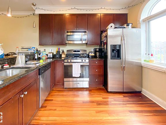 2nd image of 3341 N Southport Ave #3343-301