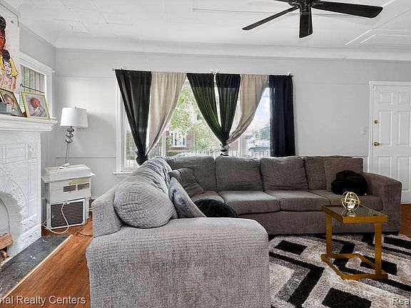 5th image of 15105 Maplewood Ave