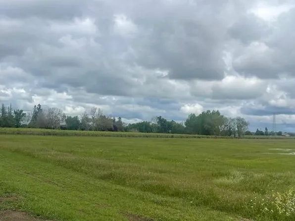17255 Hillside Dr, Lodi, CA 95240