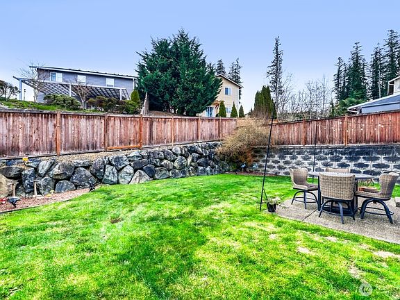 5th image of 8015 88th Street NE