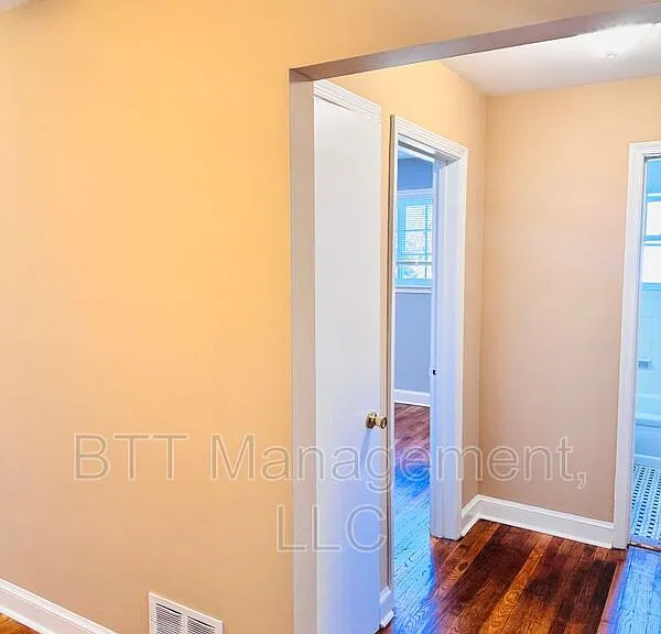 8805 Plymouth St #5 — Photo 17
