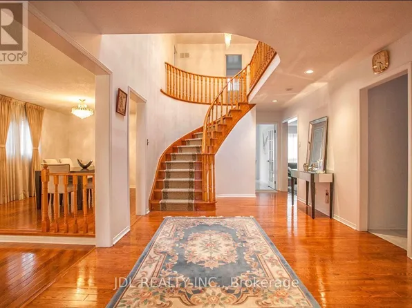 101 Summerdale Dr Unit A, Markham, ON L3T 6W3