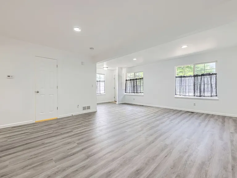 5205 Dudley St — Photo 11