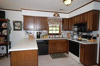 2nd image of 1954 Windcrest Dr