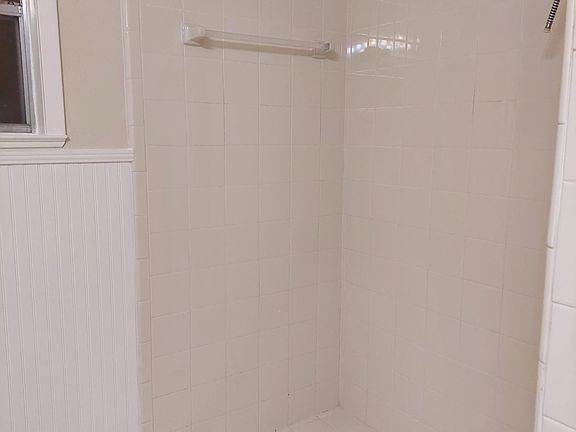 5th image of 303 Country Estates Dr