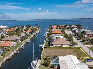 2200 Palm Tree Dr, Punta Gorda, FL 33950