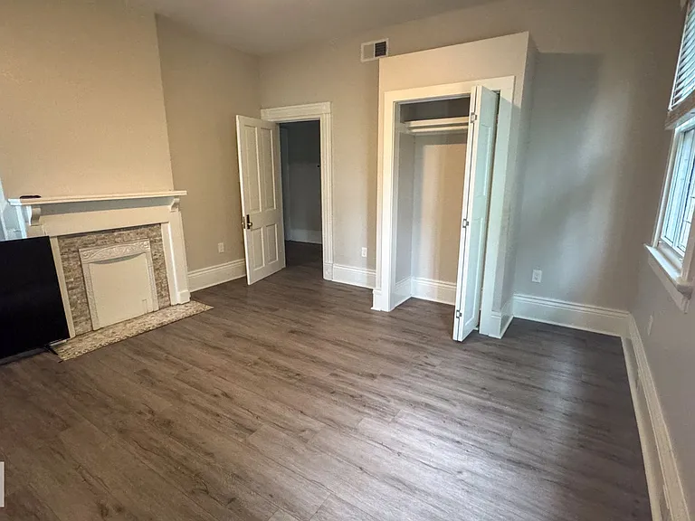 2 bed, 1.0 bath, $3,000 — Photo 3