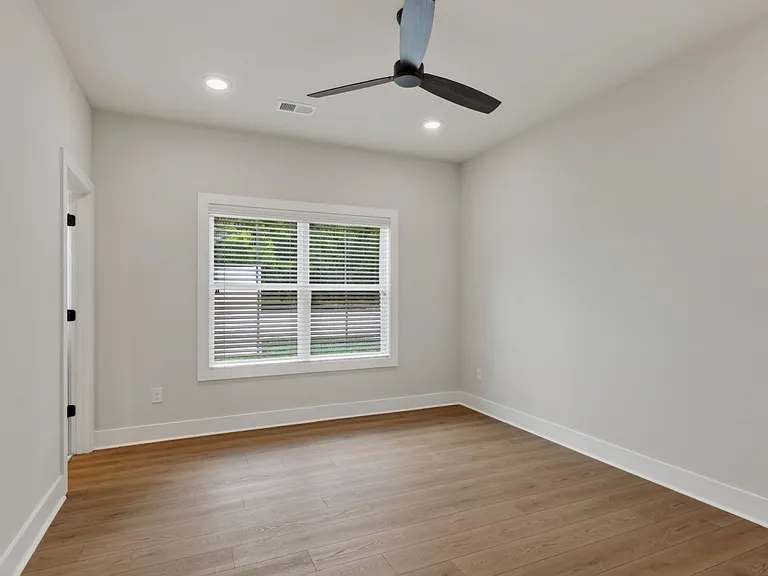 344 S Walnut Ave — Photo 16