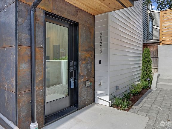 2nd image of 2326 E Yale Avenue E