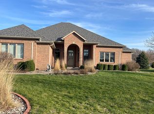 30 Canterbury Ct, Fairbury, IL 61739