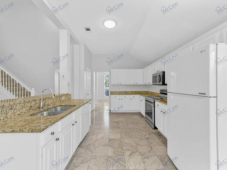 1403 Marblecrest Dr — Photo 12