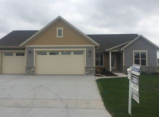 514 Pebblestone Cir, Oneida, WI 54155