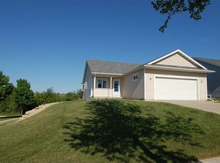 820 Brookstone Crst, Mount Horeb, WI 53572
