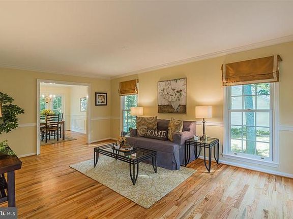 5th image of 3262 Grady Ln