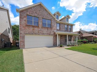 5832 Arena Cir, Fort Worth, TX 76179