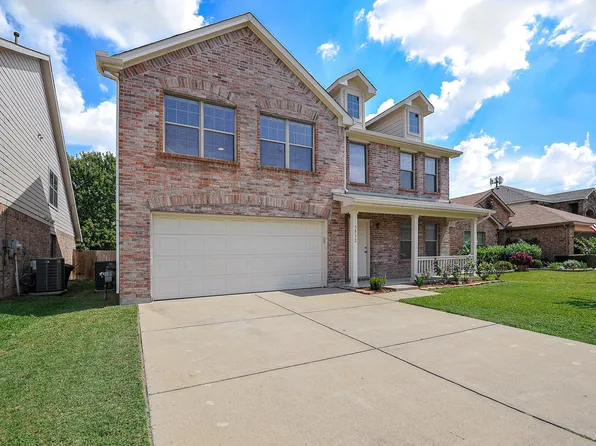 5832 Arena Cir, Fort Worth, TX 76179