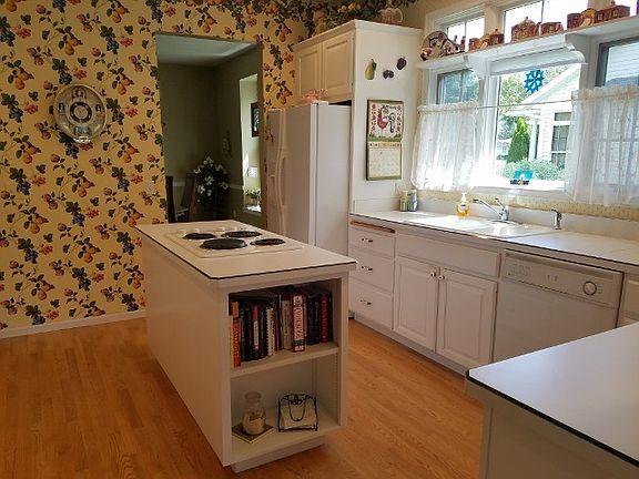 5th image of 1009 E Jefferson St