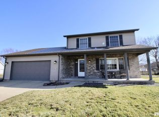 2100 Mariana Dr, Pekin, IL